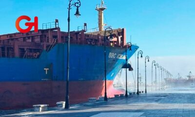 Buque de carga se impacta contra el malecón turístico de Veracruz debido a fuertes vientos